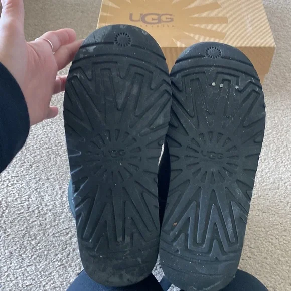 “Ugg Australia” K Bailey Bow, black boot; size6 - Picture 14 of 16